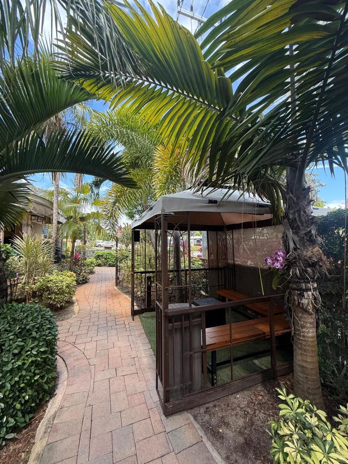 Sheridan Guesthouse Dania Beach Extérieur photo